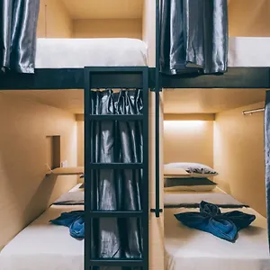 wanderloft-capsule-hostel.singapore-best-hotels.net/
